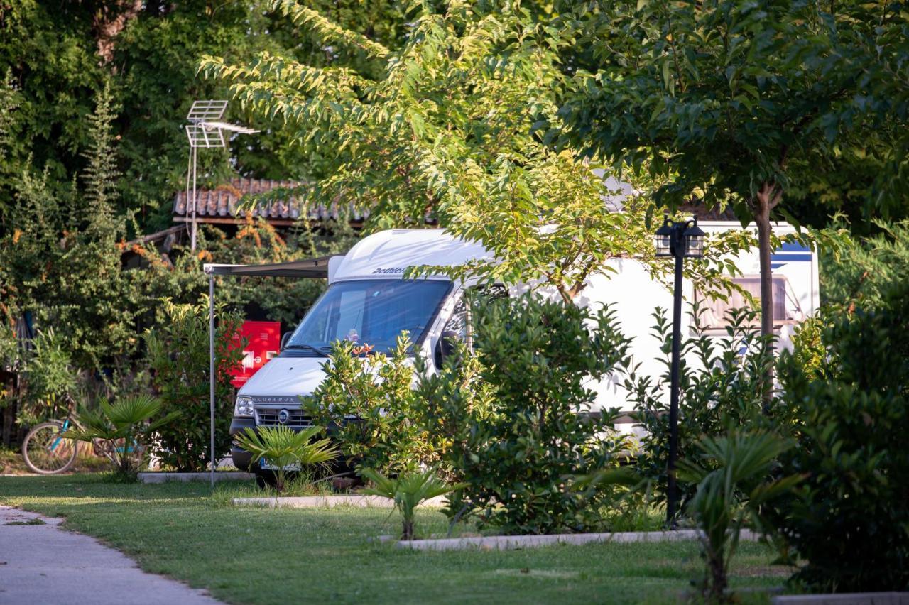 Camping Stolos Hotel Limin Litochorou Exterior photo